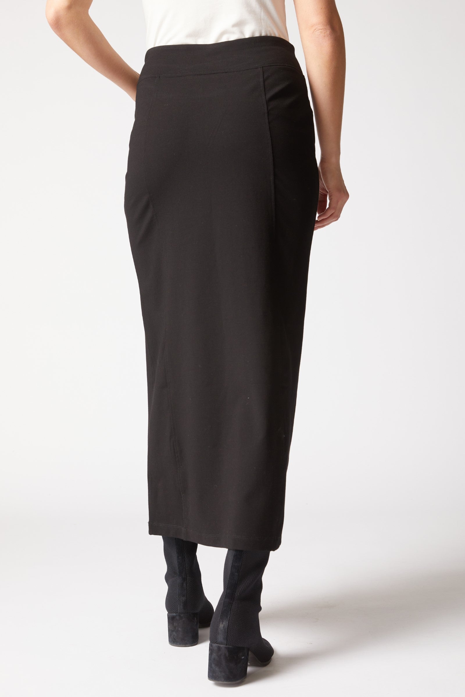 Core Travel Knit Straight Skirt