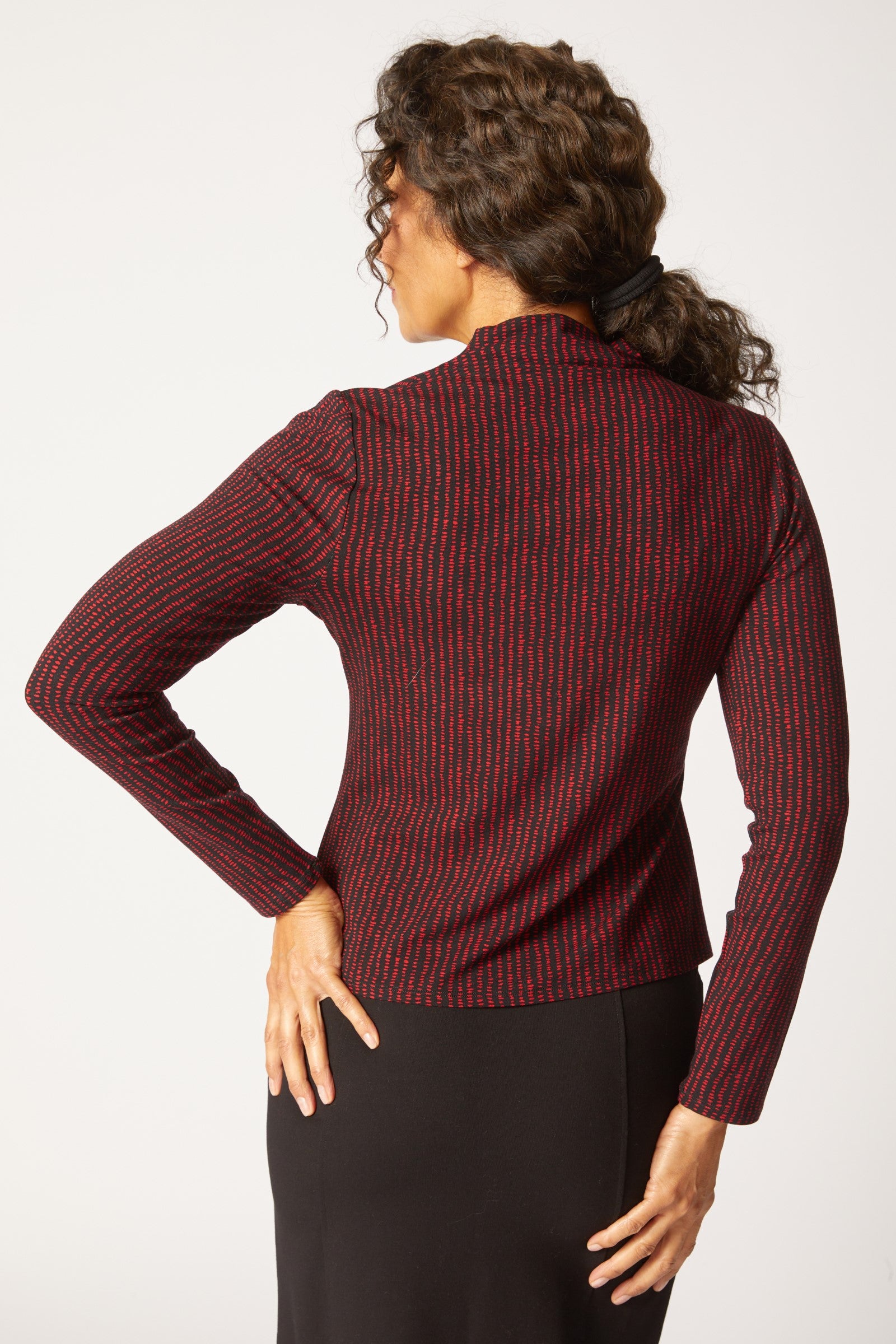 Core Travel Knit Dots Tie Front Top
