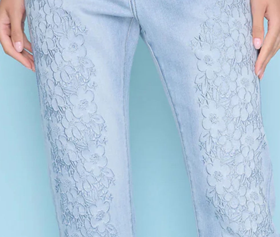 Floral Embroidered Cropped Jeans