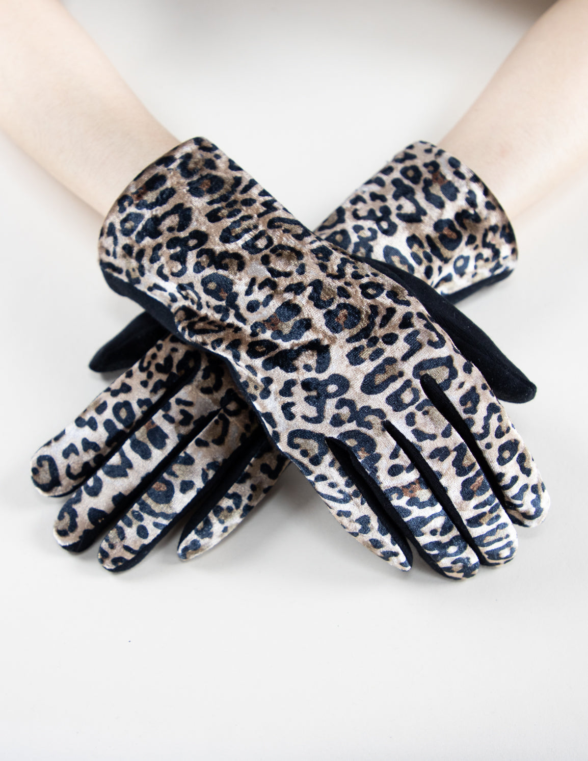 Leopard Print Velvet Gloves - Black