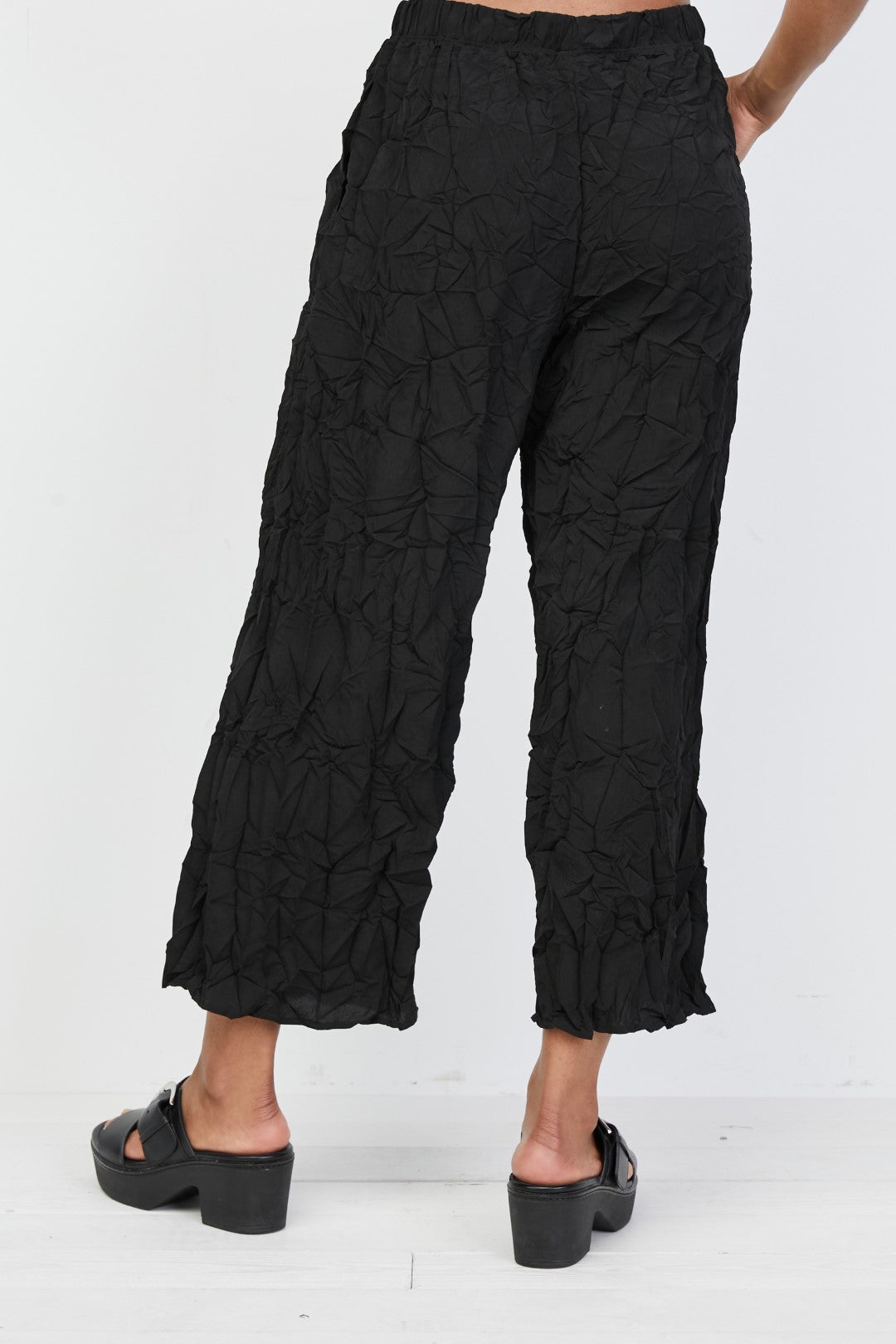 Black Crinkled Crop Pant